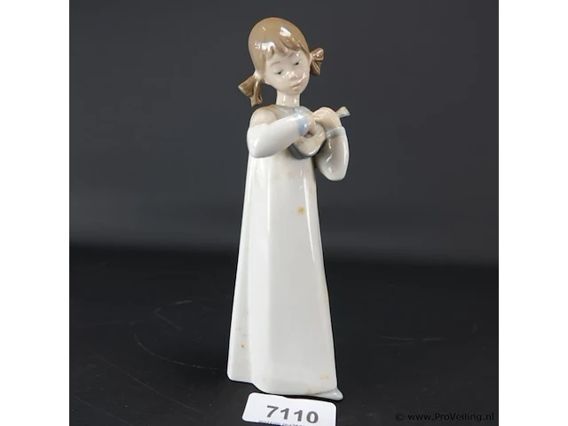 Lladro beeld van een meisje - afbeelding 1 van  3