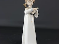 Lladro beeld van een meisje - afbeelding 1 van  3