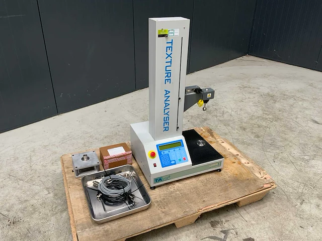 Lloyd instruments ta plus texture analyser - afbeelding 1 van  5