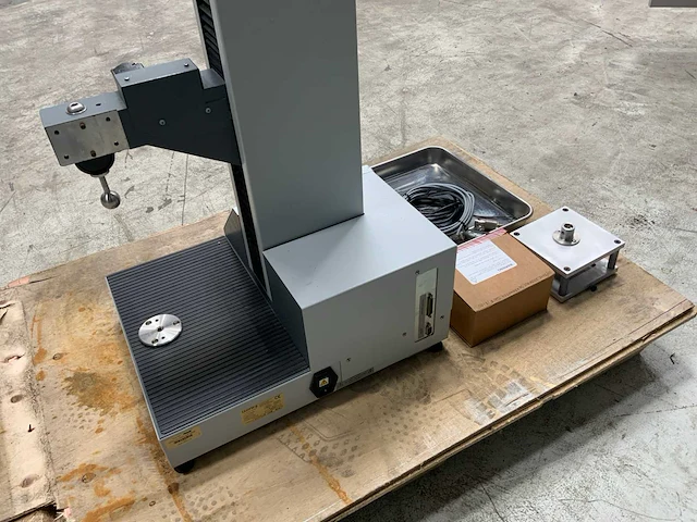 Lloyd instruments ta plus texture analyser - afbeelding 4 van  5