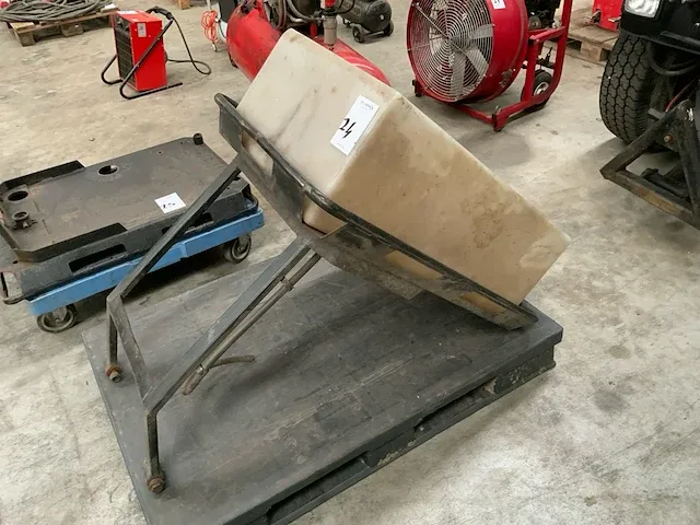 Lm trac watertank met frame - afbeelding 1 van  2