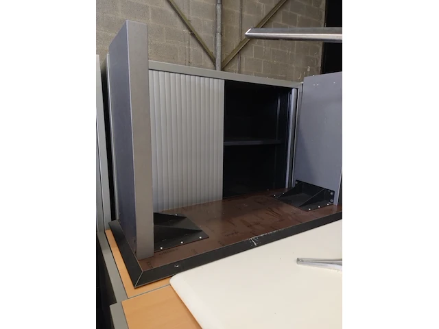 (locatie almere) partij diverse kantoormeubilair - afbeelding 32 van  37