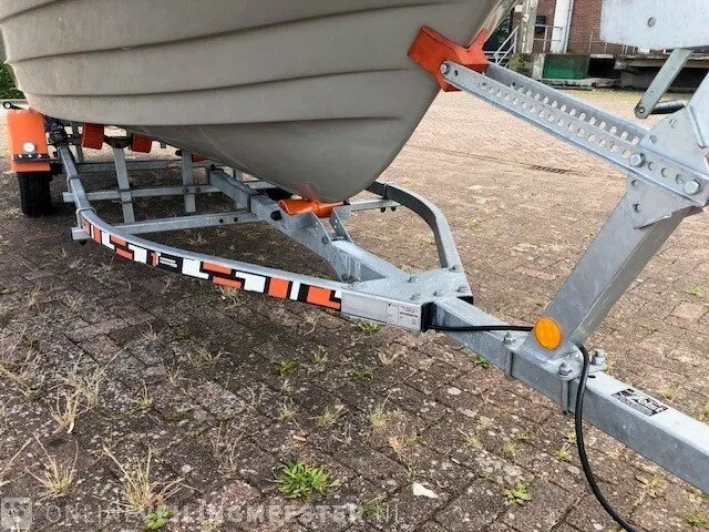 ( locatie assen) tender sloep dreamliner 560 inclusief trailer en 10 pk honda motor, bouwjaar 2022 - afbeelding 13 van  31