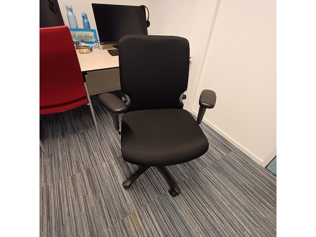 (locatie enschede) partij kantoor meubilair - afbeelding 37 van  62