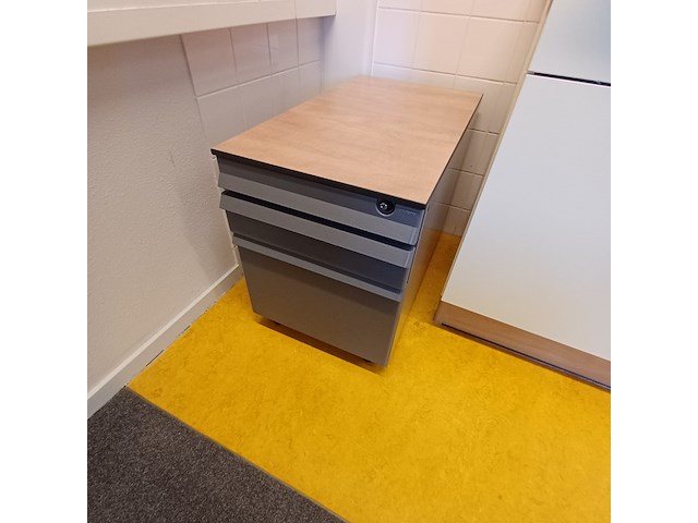 (locatie enschede) partij kantoor meubilair - afbeelding 39 van  62