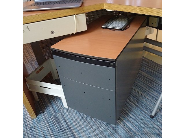 (locatie enschede) partij kantoor meubilair - afbeelding 51 van  62