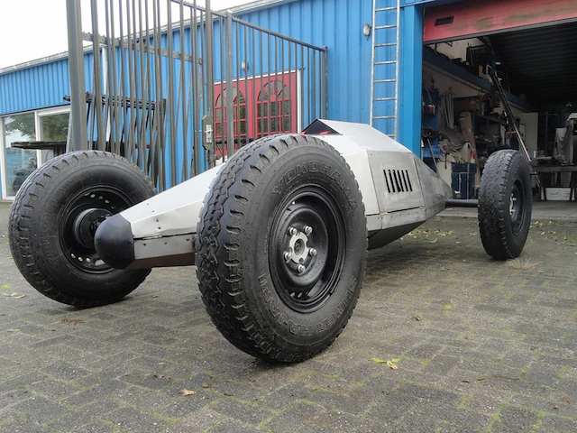(locatie gorredijk) classic race car eigenbouw, vintage beach racer / bellytank racer, bouwjaar 2017 - afbeelding 2 van  9