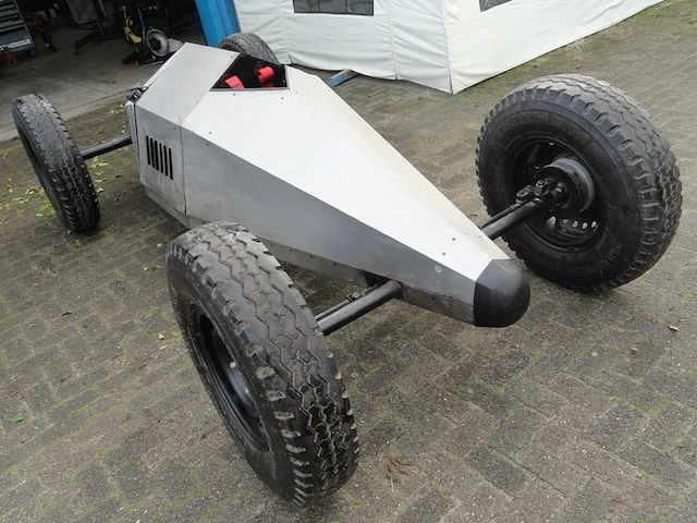 (locatie gorredijk) classic race car eigenbouw, vintage beach racer / bellytank racer, bouwjaar 2017 - afbeelding 3 van  9