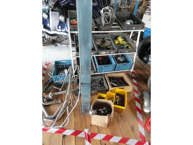 (locatie gorredijk) verzameling diverse onderdelen: harley davidson , divers - afbeelding 1 van  4