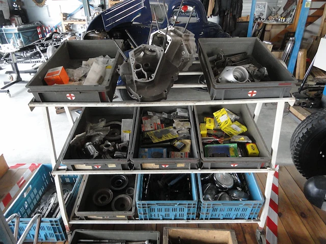 (locatie gorredijk) verzameling diverse onderdelen: harley davidson , divers - afbeelding 2 van  4