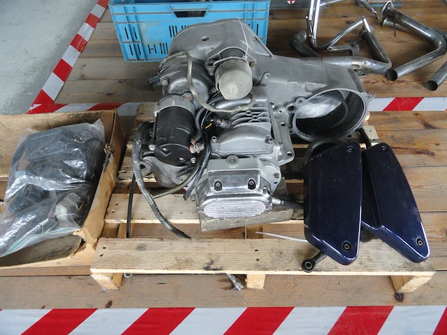 (locatie gorredijk) verzameling diverse onderdelen: harley davidson - afbeelding 2 van  4