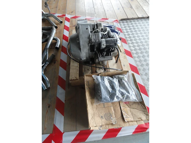(locatie gorredijk) verzameling diverse onderdelen: harley davidson - afbeelding 3 van  4
