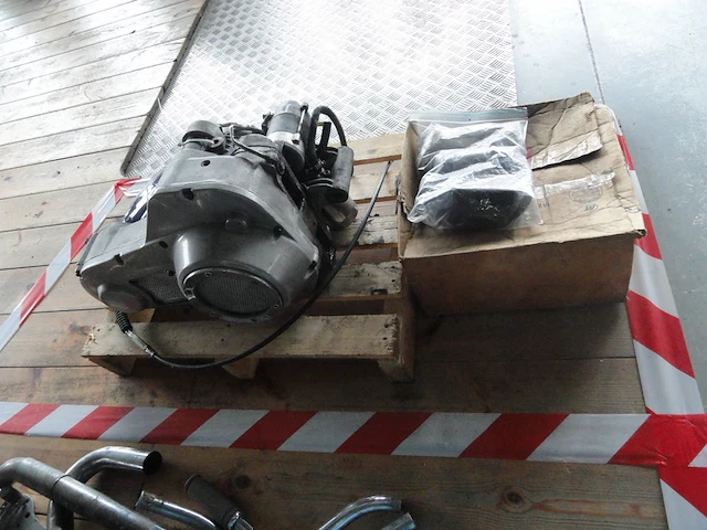 (locatie gorredijk) verzameling diverse onderdelen: harley davidson - afbeelding 4 van  4