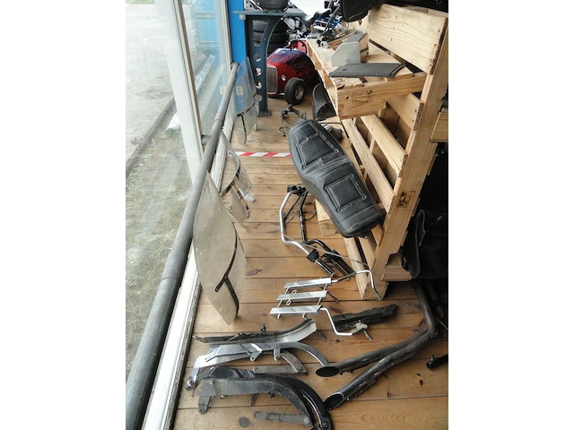 (locatie gorredijk) verzameling onderdelen harley davidson - afbeelding 2 van  7