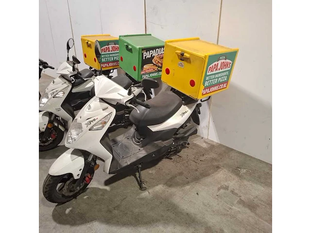 (locatie groningen) 3x bezorgscooter t.b.v. onderdelen, sym, x pro 50 - afbeelding 5 van  15