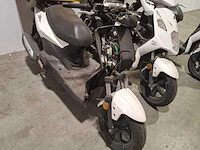(locatie groningen) 3x bezorgscooter t.b.v. onderdelen, sym, x pro 50 - afbeelding 11 van  15