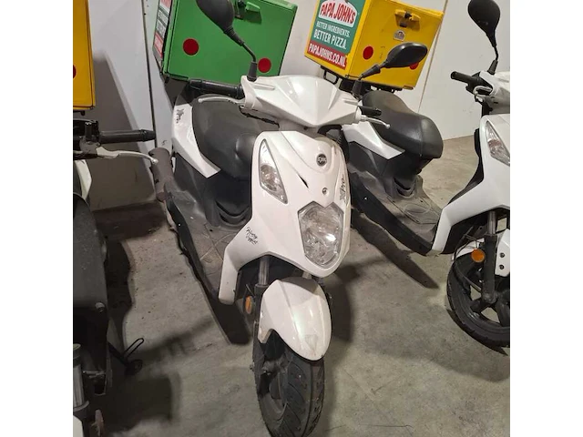 (locatie groningen) 3x bezorgscooter t.b.v. onderdelen, sym, x pro 50 - afbeelding 13 van  15