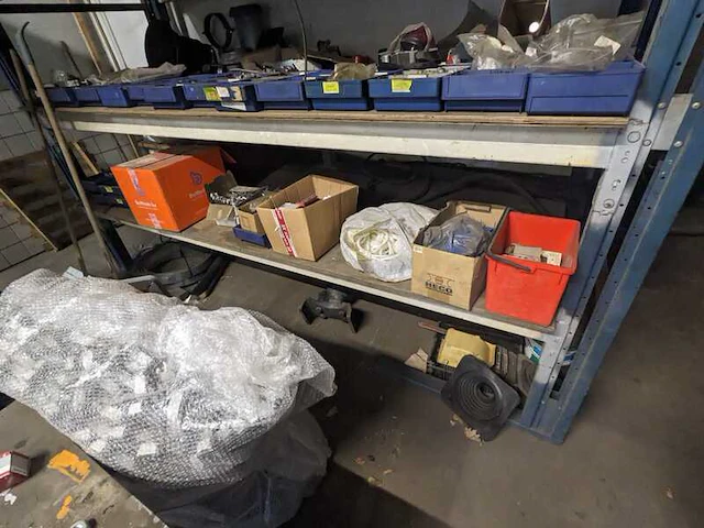 (locatie haulerwijk) inhoud ruimte inclusief stellingen - afbeelding 8 van  22