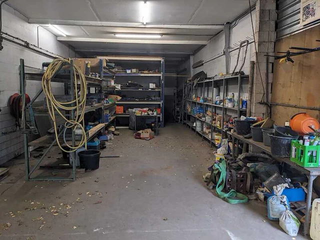 (locatie haulerwijk) inhoud ruimte inclusief stellingen - afbeelding 1 van  22