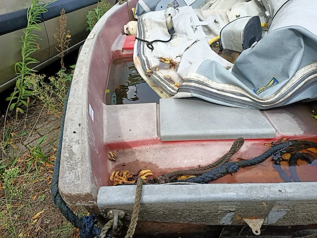 (locatie heeg) kunststof bootje en rubberboot, zodiac - afbeelding 2 van  9