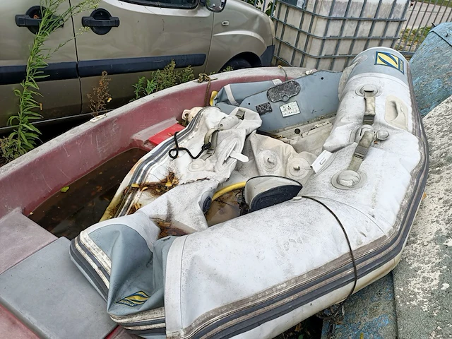 (locatie heeg) kunststof bootje en rubberboot, zodiac - afbeelding 7 van  9