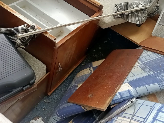 (locatie heeg) zeilboot zonder mast - afbeelding 14 van  15