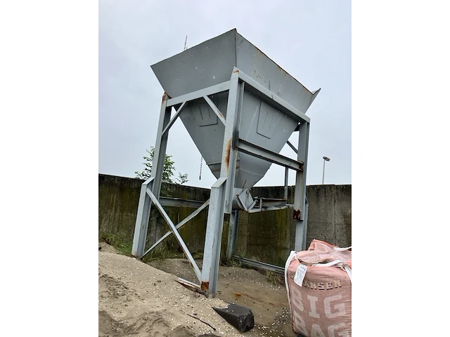 (locatie purmerend) zandtrechter - afbeelding 1 van  4