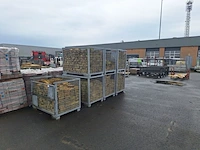 (locatie schagen) ca. 50 m² boeren - friese geeltjes in 7x gitterboxen - afbeelding 2 van  2