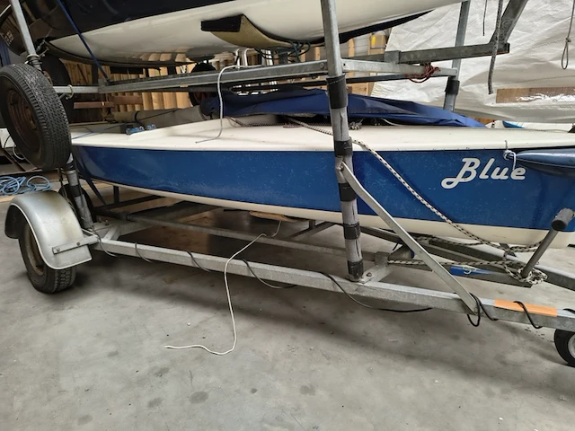 ( locatie sneek ) 2x splash zeilboot inclusief trolleys en wegtrailer, blauw - afbeelding 10 van  22