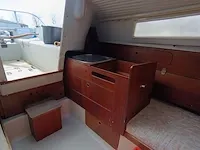 (locatie sneek) kajuitzeilboot met totasu sailpro 6pk 4 takt buitenboordmotor dehler, sprinta 70, wit, bouwjaar 1978 - afbeelding 10 van  36