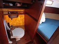 ( locatie sneek )kajuitzeiljacht rebell seaskip ii, wit, bouwjaar ca 1988 - afbeelding 4 van  33