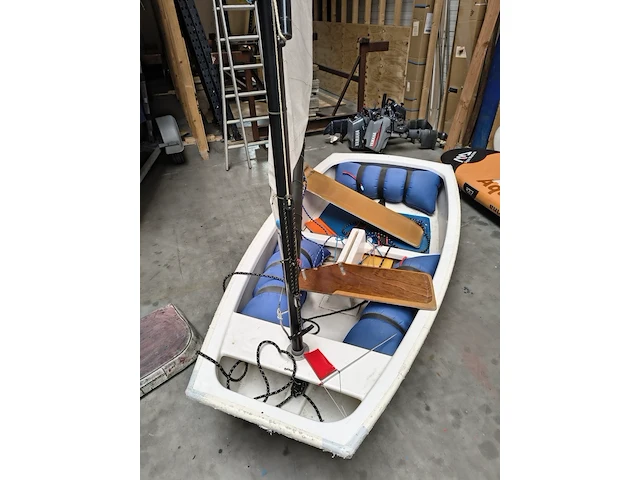 ( locatie sneek ) open zeilboot , westrijdoptimist , ned 2963, wit - afbeelding 2 van  10