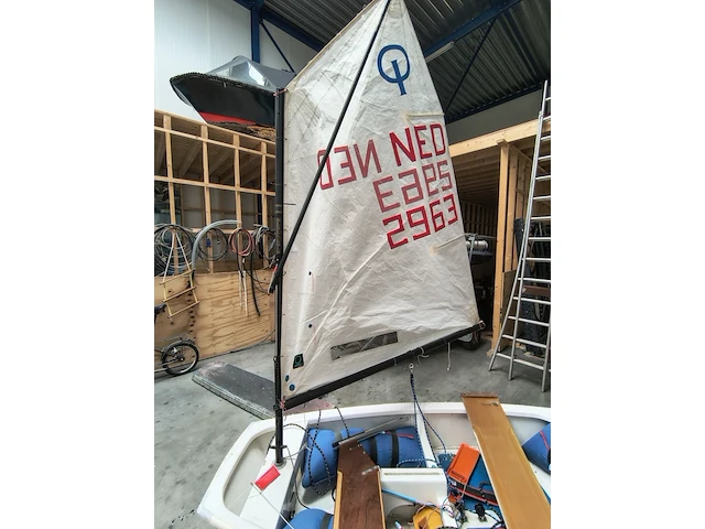 ( locatie sneek ) open zeilboot , westrijdoptimist , ned 2963, wit - afbeelding 5 van  10