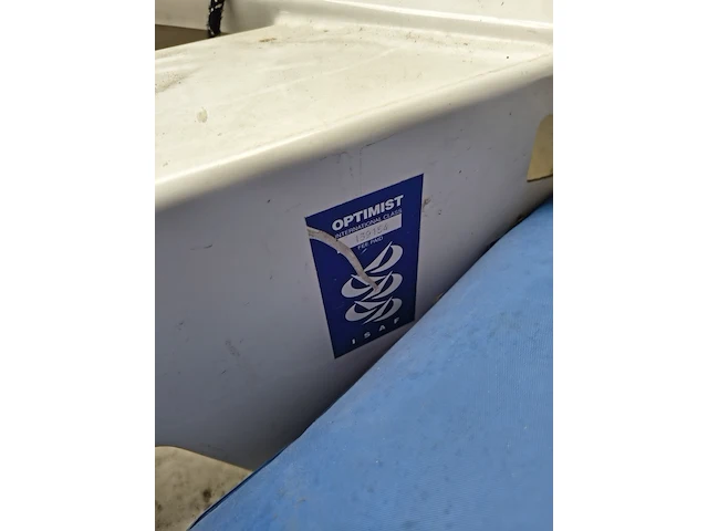 ( locatie sneek ) open zeilboot , westrijdoptimist , ned 2963, wit - afbeelding 9 van  10