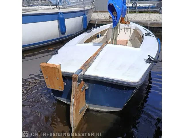 ( locatie sneek )polyvalk open zeilboot, polyester, bouwjaar ca. 1990 - afbeelding 3 van  17
