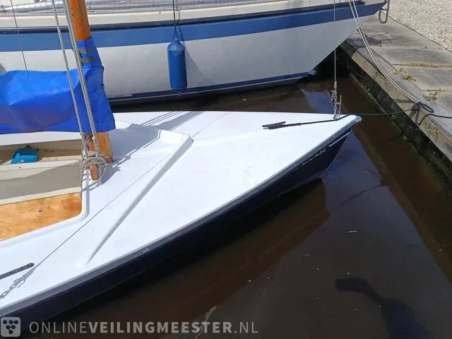 ( locatie sneek )polyvalk open zeilboot, polyester, bouwjaar ca. 1990 - afbeelding 4 van  17