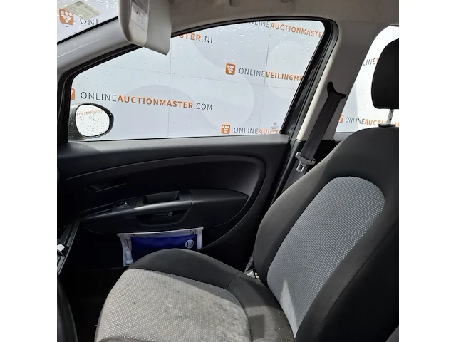 (locatie soesterberg) personenauto fiat, grande punto 1.3 m-jet actual, bouwjaar 2011 - afbeelding 14 van  32