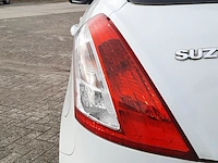 ( locatie soesterberg ) personenauto, suzuki, swift, wit, 2013 - afbeelding 7 van  61