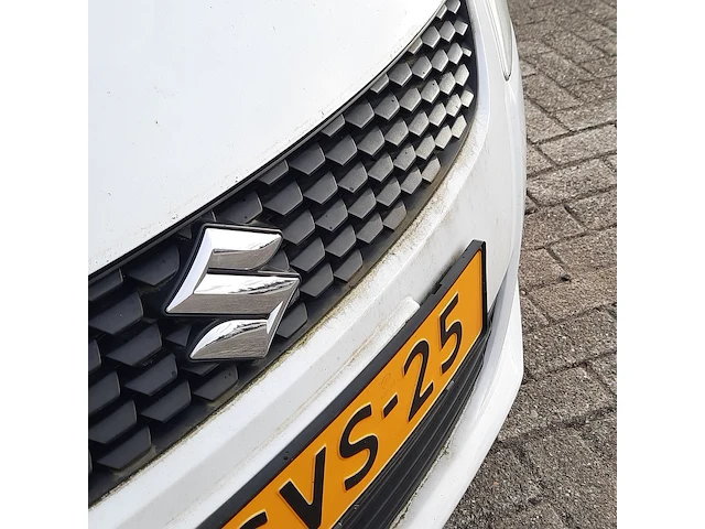 ( locatie soesterberg ) personenauto, suzuki, swift, wit, 2013 - afbeelding 9 van  61