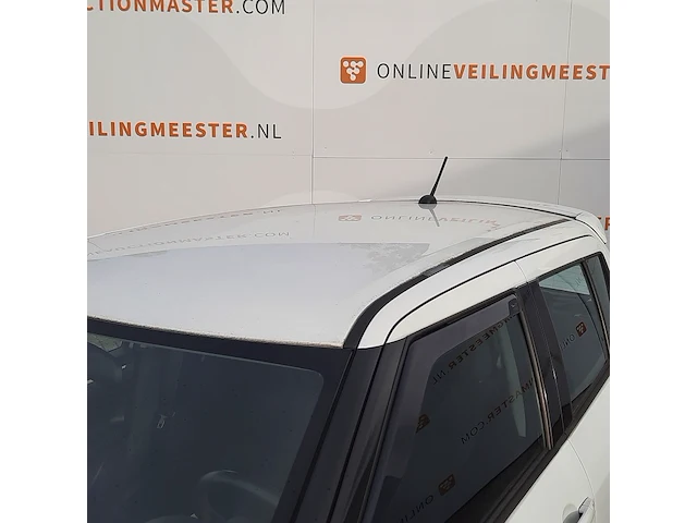 ( locatie soesterberg ) personenauto, suzuki, swift, wit, 2013 - afbeelding 11 van  61