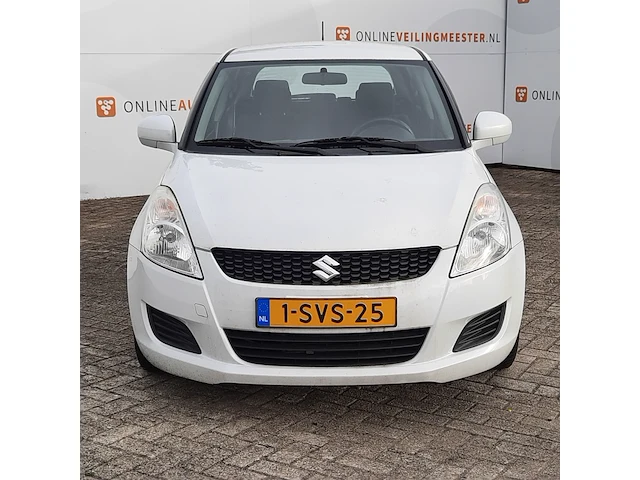 ( locatie soesterberg ) personenauto, suzuki, swift, wit, 2013 - afbeelding 12 van  61