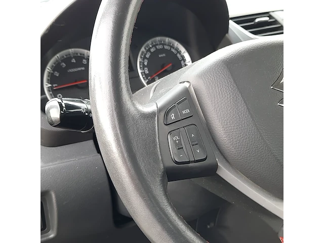 ( locatie soesterberg ) personenauto, suzuki, swift, wit, 2013 - afbeelding 24 van  61