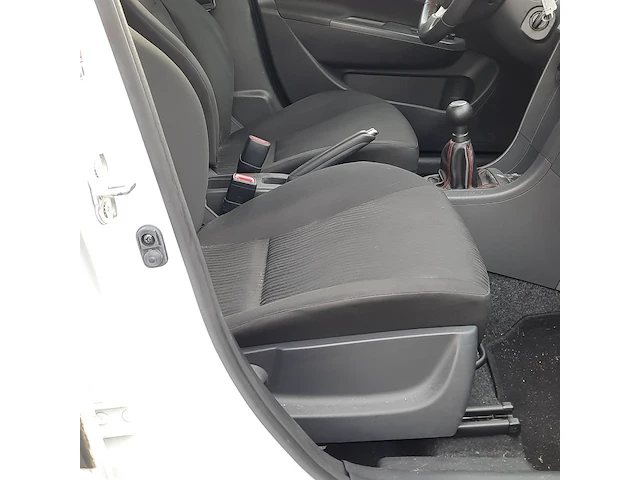 ( locatie soesterberg ) personenauto, suzuki, swift, wit, 2013 - afbeelding 43 van  61