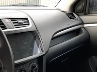 ( locatie soesterberg ) personenauto, suzuki, swift, wit, 2013 - afbeelding 48 van  61