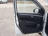 ( locatie soesterberg ) personenauto, suzuki, swift, wit, 2013 - afbeelding 49 van  61
