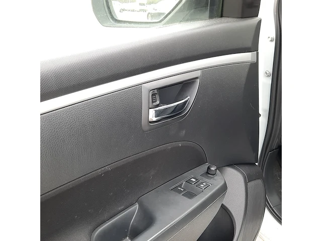 ( locatie soesterberg ) personenauto, suzuki, swift, wit, 2013 - afbeelding 50 van  61
