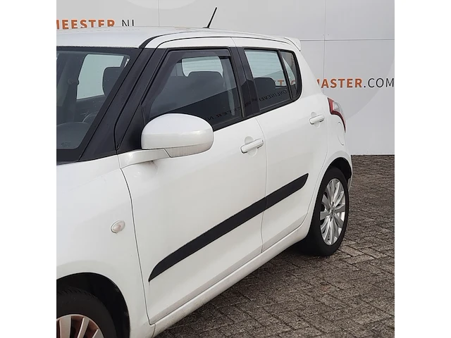 ( locatie soesterberg ) personenauto, suzuki, swift, wit, 2013 - afbeelding 60 van  61