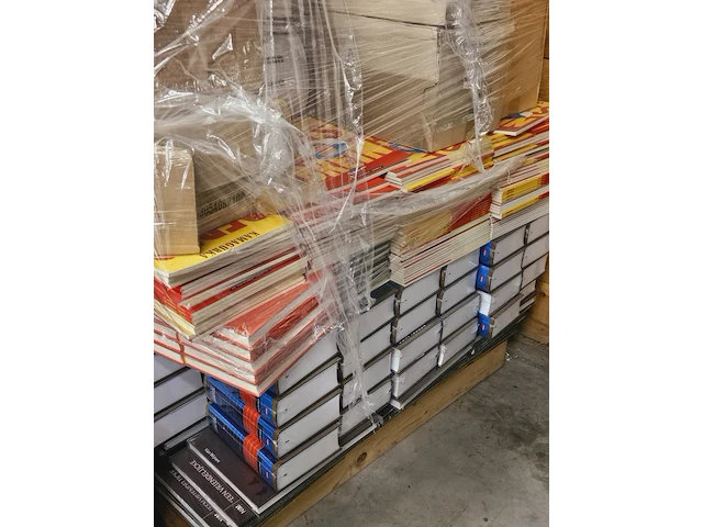 ( locatie westerbork ) mega partij boeken uit faillissement boekenwinkel - afbeelding 2 van  17