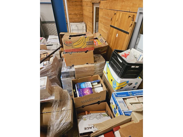 ( locatie westerbork ) mega partij boeken uit faillissement boekenwinkel - afbeelding 4 van  17