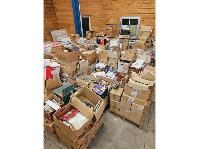 ( locatie westerbork ) mega partij boeken uit faillissement boekenwinkel - afbeelding 9 van  17